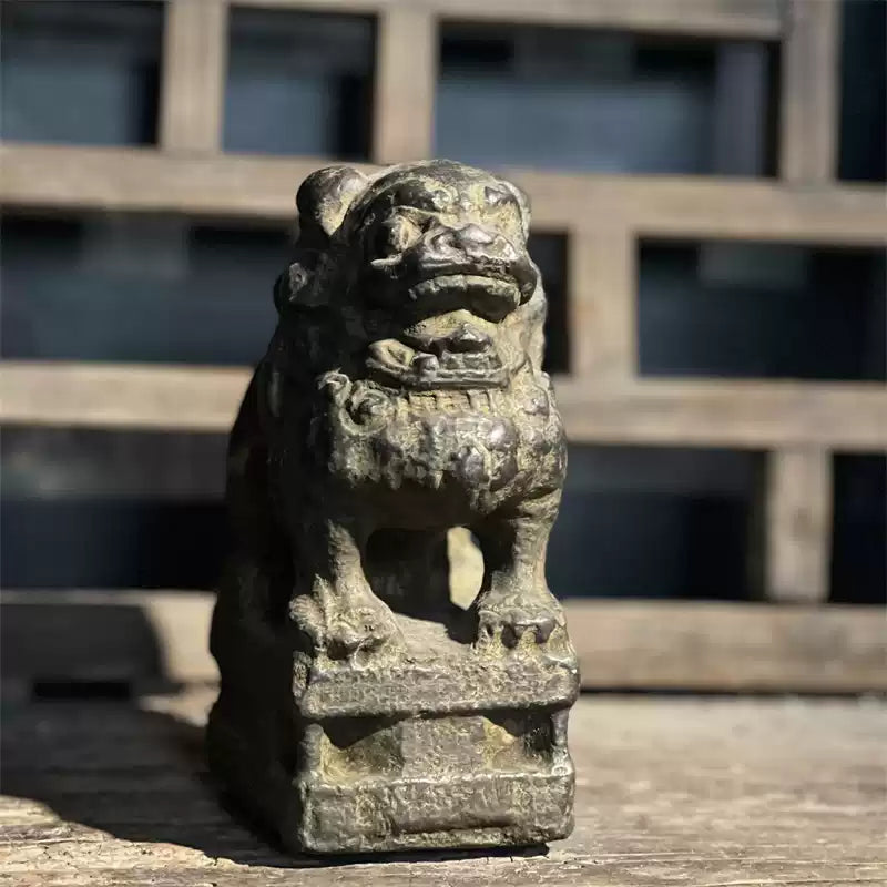 Antique Stone Lion Statues – Handcrafted Guardian Figurines for Home