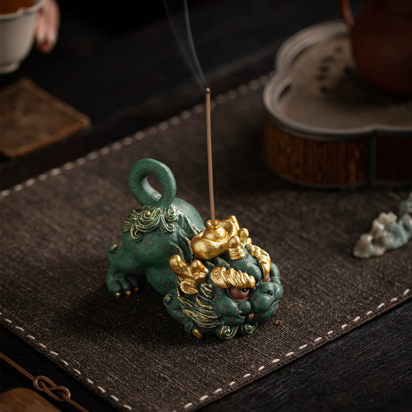 Imperial Green Jinmao Hou Pixiu Incense Burner – Creative Stick Incense Holder & Mythological Guardian Statue