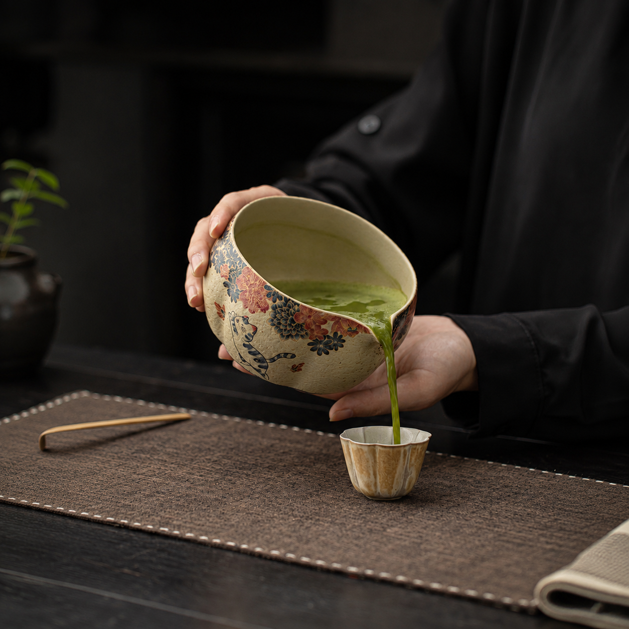 Antique Ceramic Matcha Set with 100-Prong Whisk – 4-Piece Cat & Panda Tea Ritual Kit