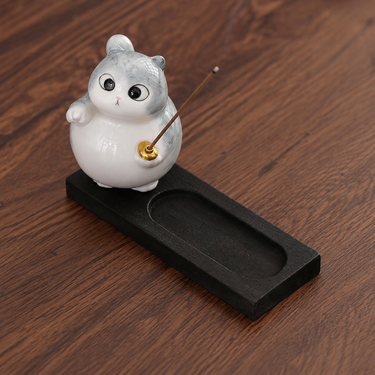 Cute Lucky Cat Ceramic Incense Holder – Golden & Silver Gradient Stick Incense Burner
