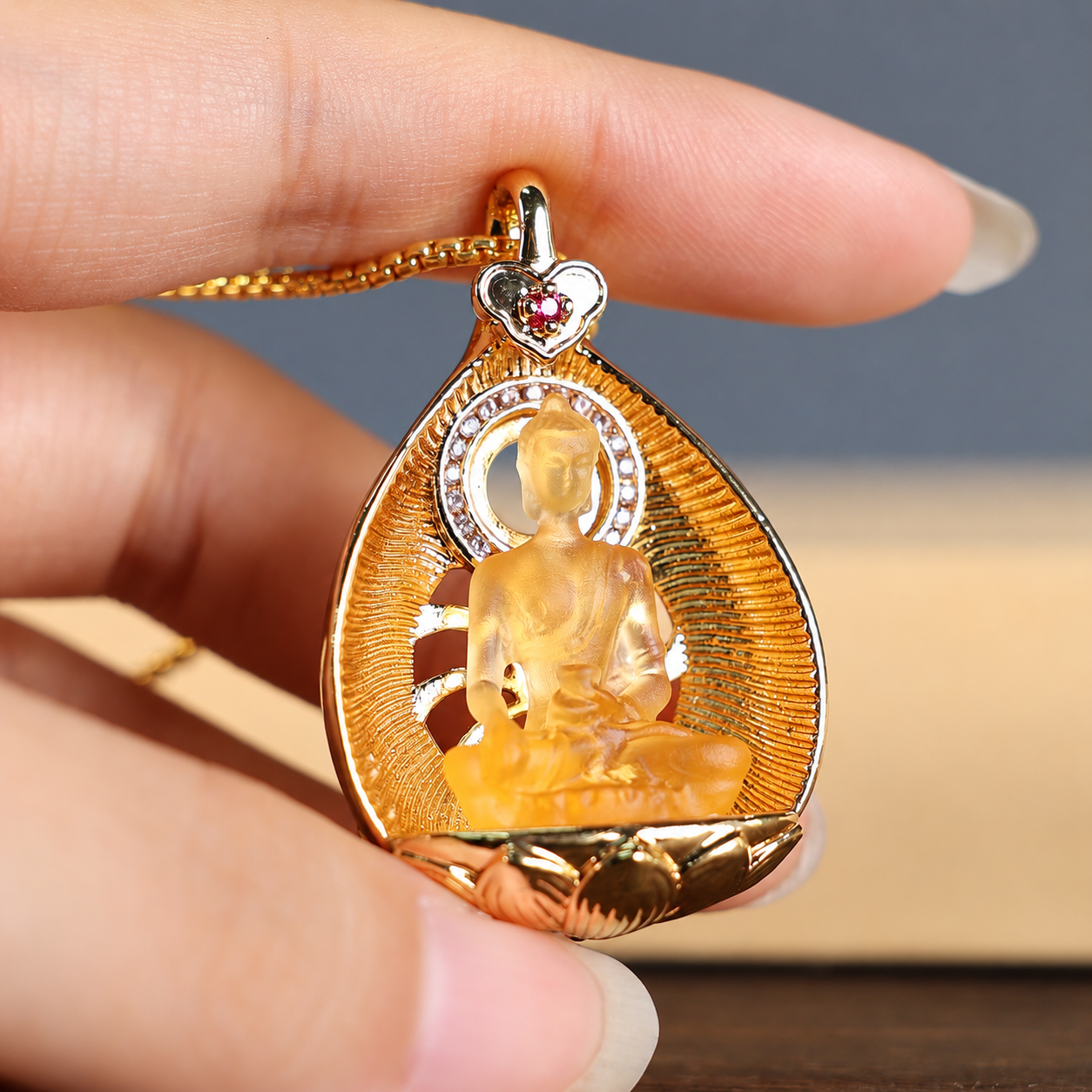 Shakyamuni Buddha Liu Li Pendant – ShaolinMart Lost-Wax Glass Jewelry