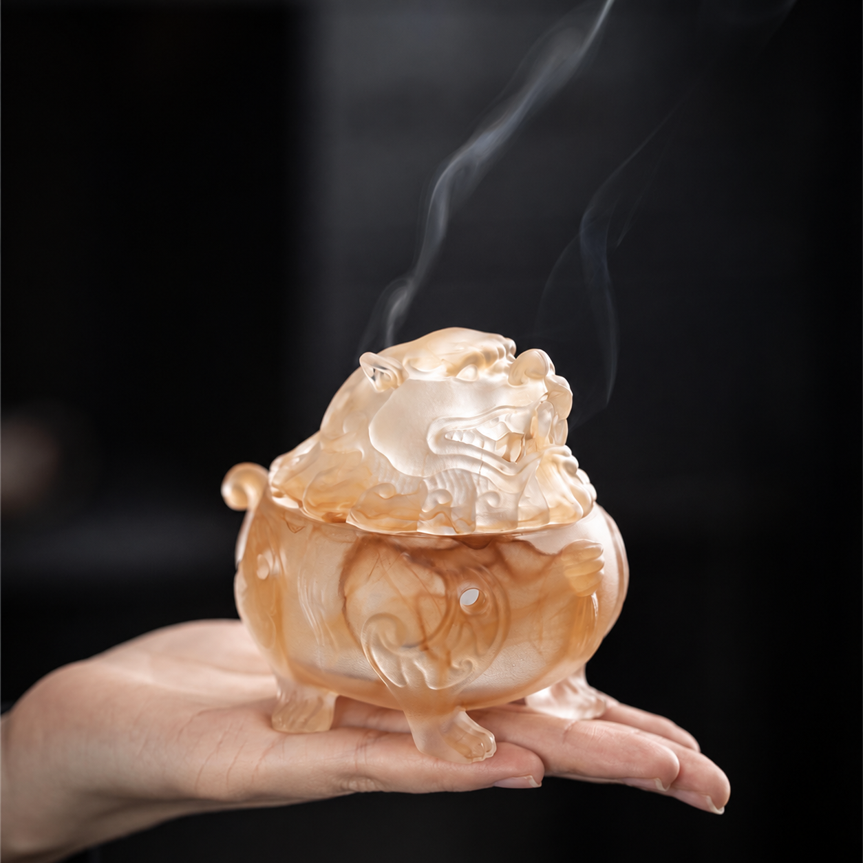 Suanni Liu Li Glass Incense Burner – Translucent Guardian Decor
